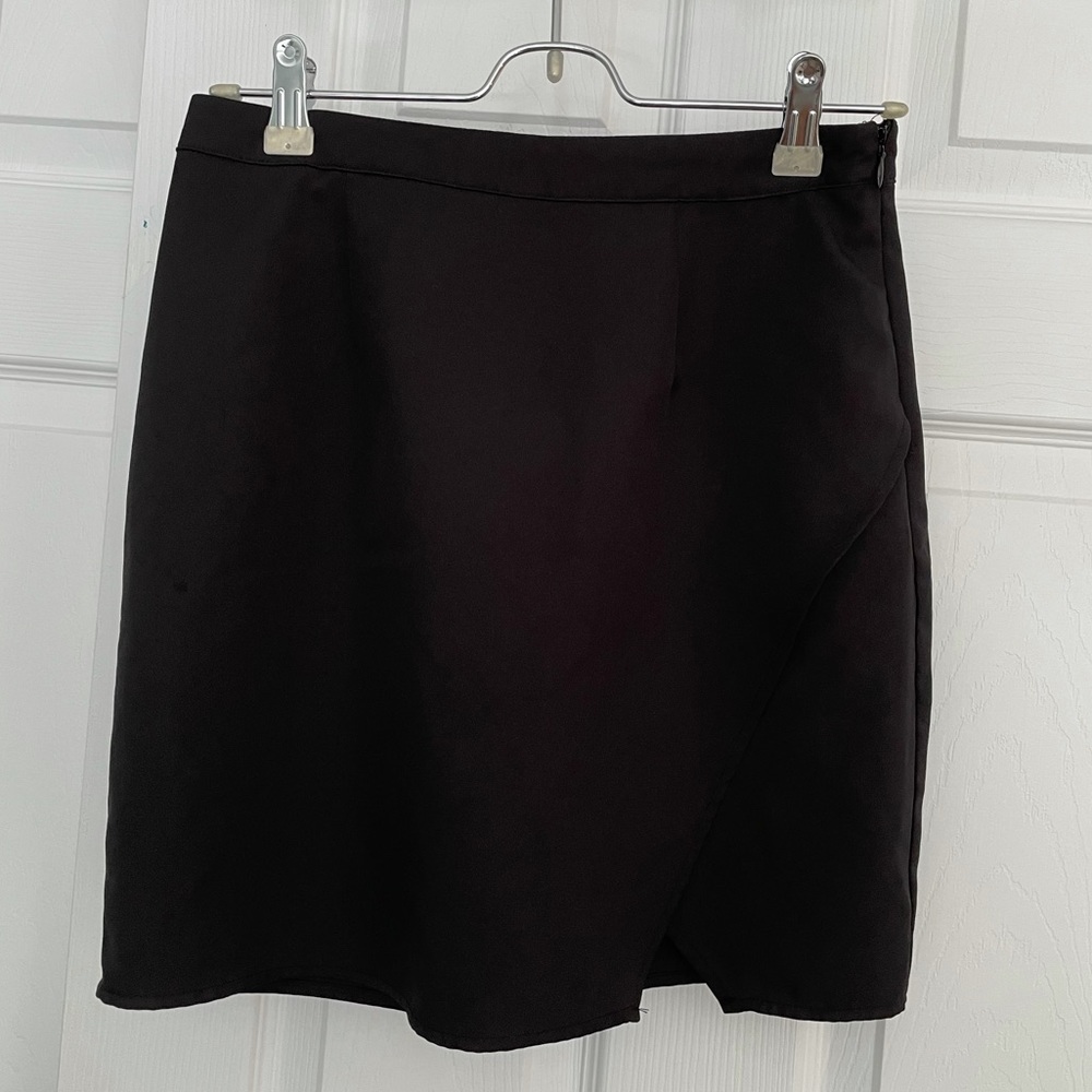 Tobi Black Asymmetrical Mini Skirt Size Small